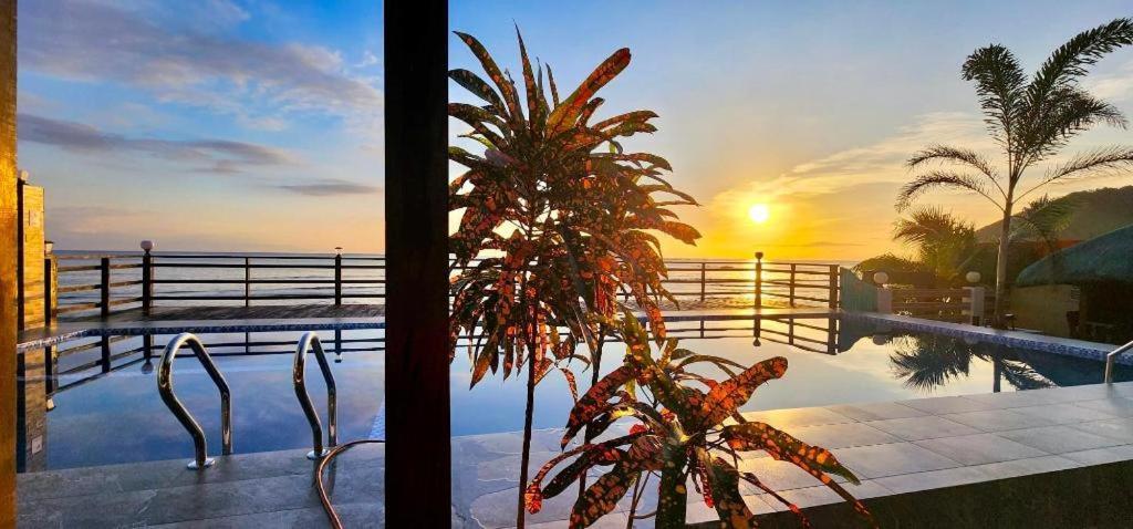 Aura Marina Sands Beach Resort Балер Екстер'єр фото